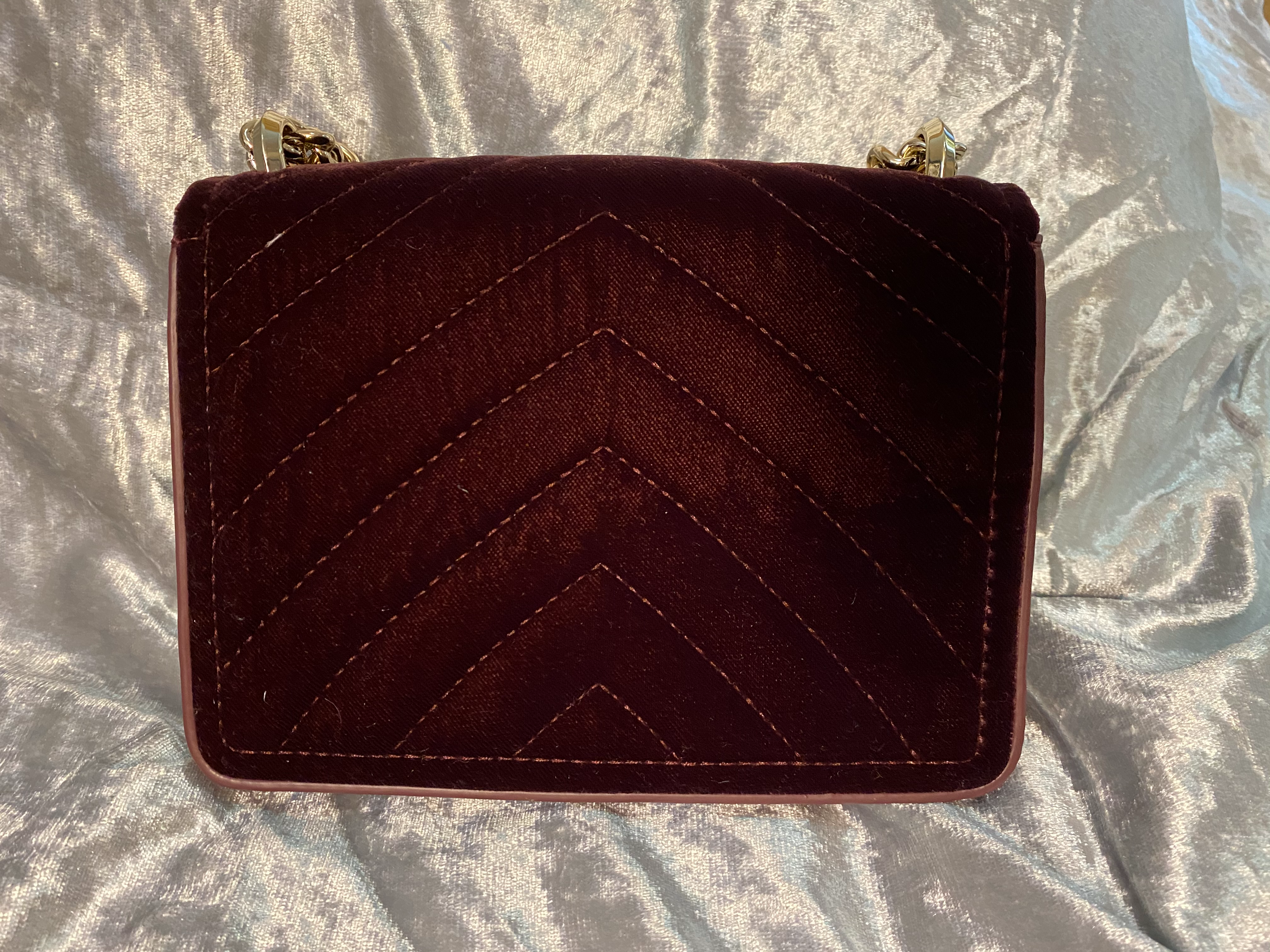 Kate spade 2025 velvet bag